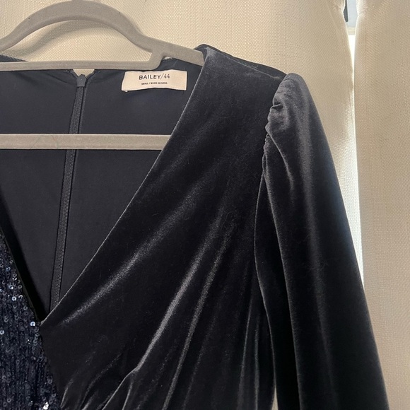 BAILEY 44 Navy Blue Velvet Sequin Long Sleeve Dress Small - Picture 6 of 9